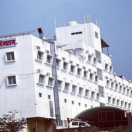 Hotel Mangalam Kurandvad Exterior foto