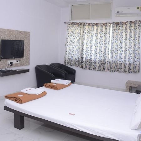 Hotel Mangalam Kurandvad Exterior foto