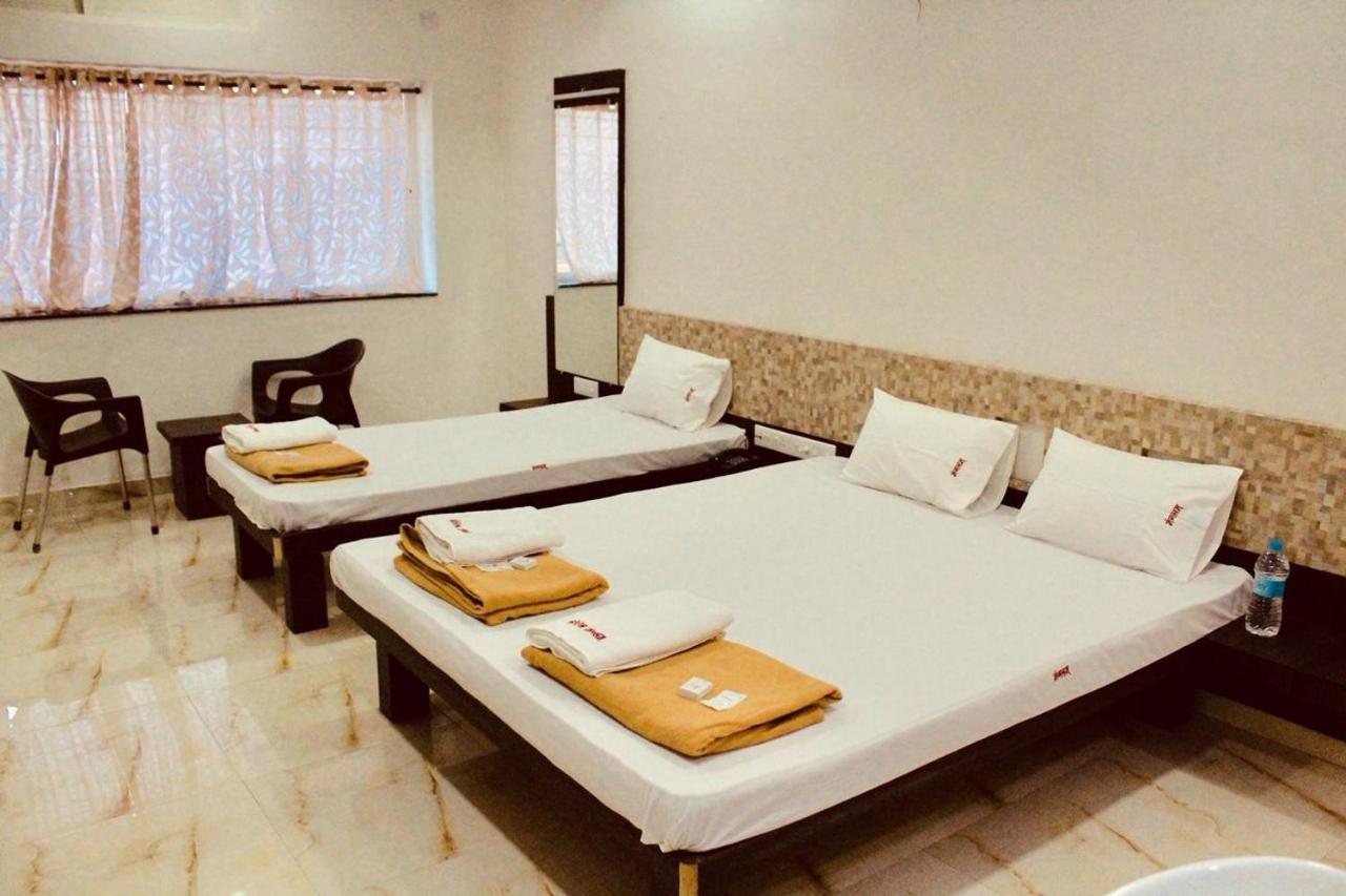 Hotel Mangalam Kurandvad Exterior foto