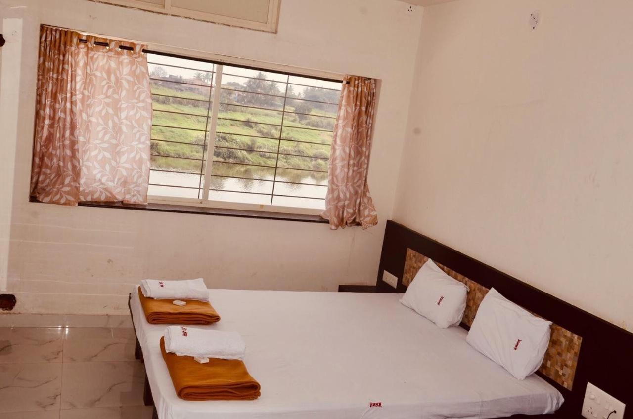 Hotel Mangalam Kurandvad Exterior foto