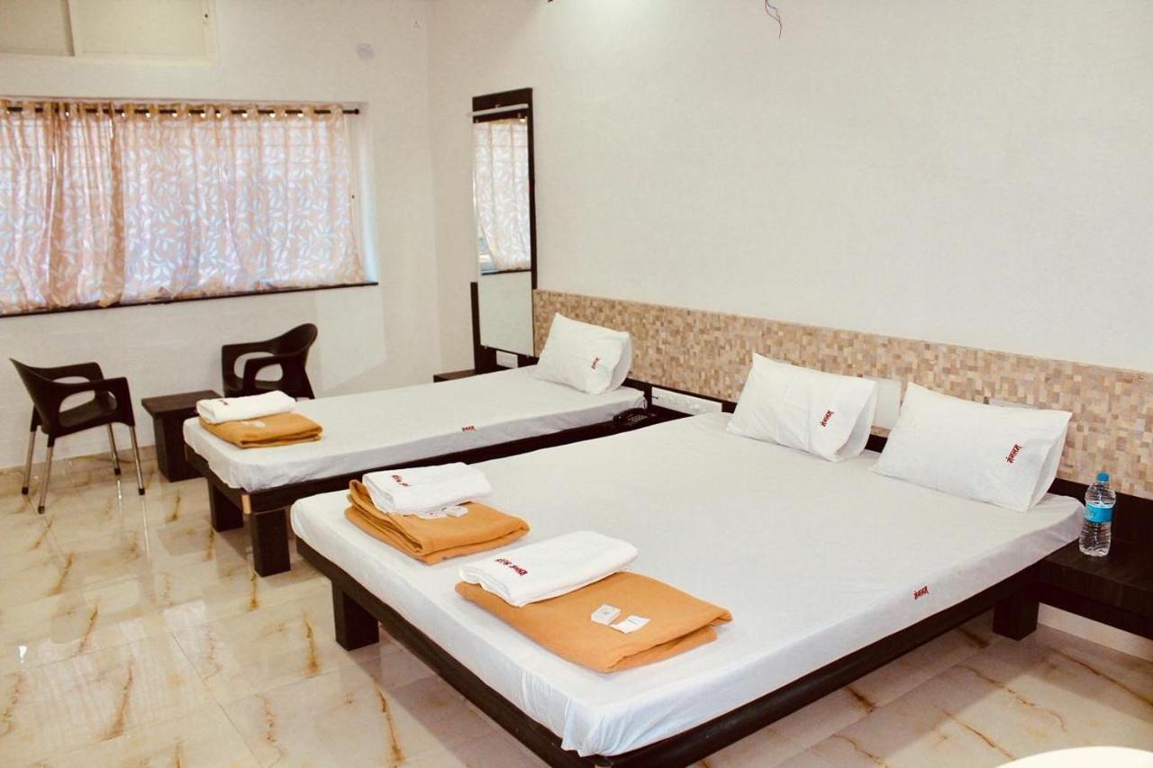 Hotel Mangalam Kurandvad Exterior foto