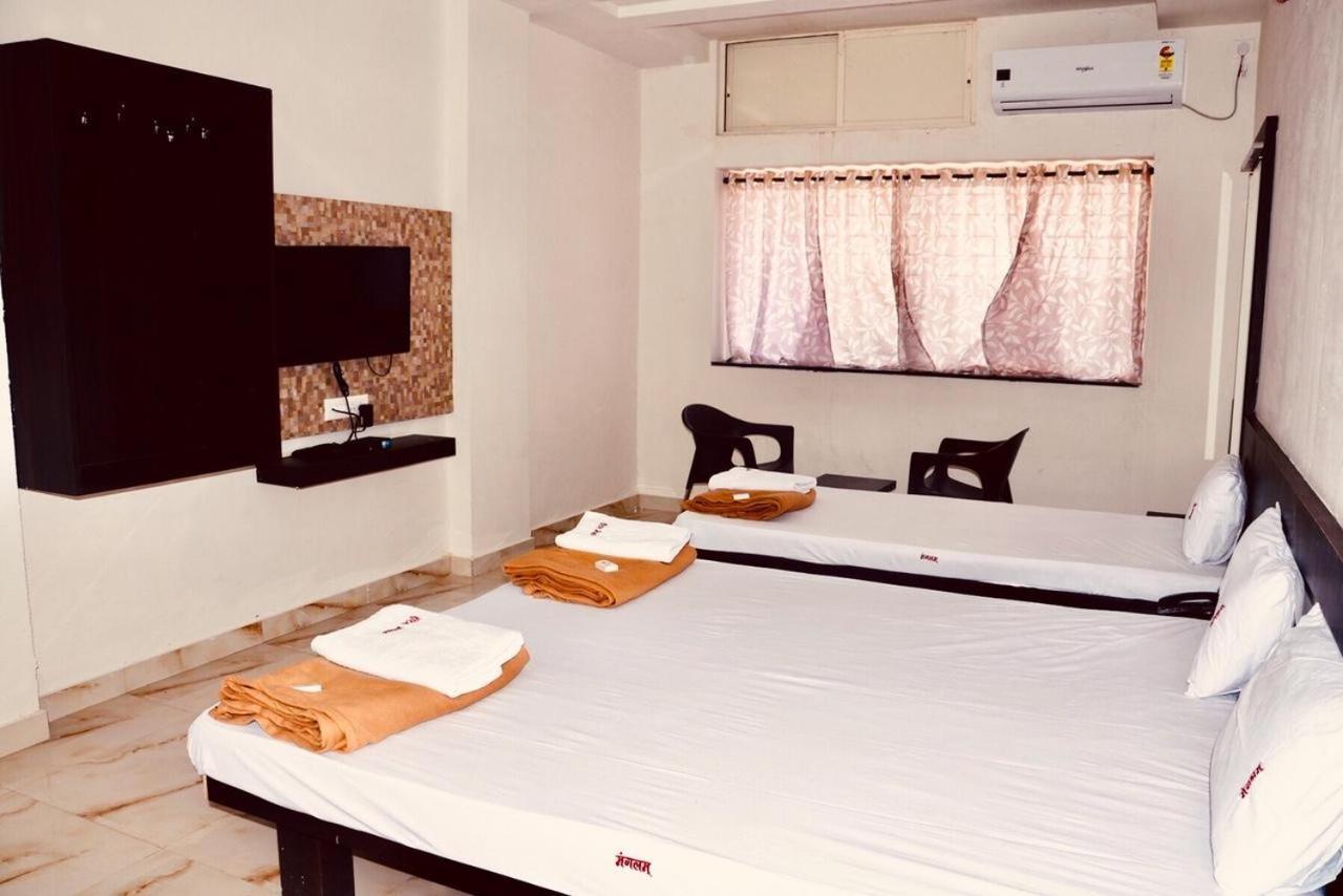 Hotel Mangalam Kurandvad Exterior foto